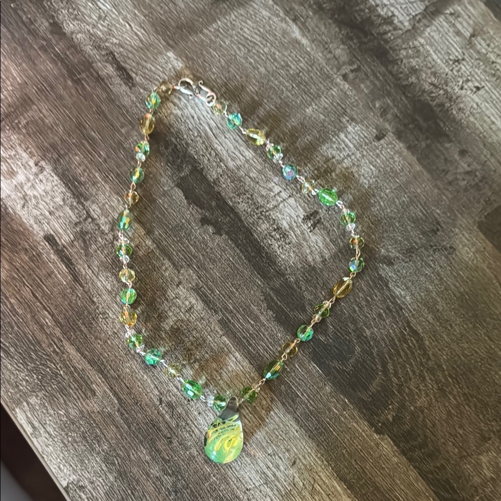 Elegant Green and Gold Beaded Necklace